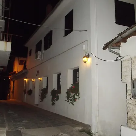 Apartament Vera's Traditional House *