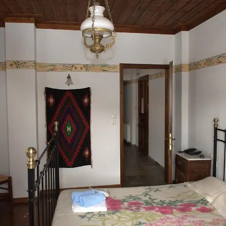 Vera's Traditional House Апартаменты