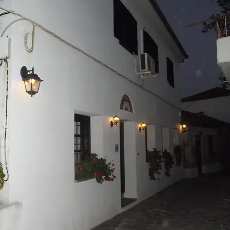 Vera's Traditional House