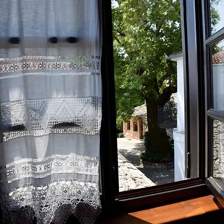 Vera's Traditional House Загора