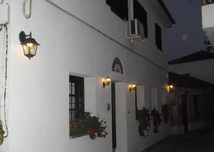 Vera's Traditional House